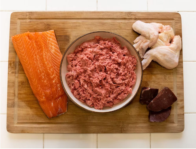 REGGIES RAW - Chicken & Salmon